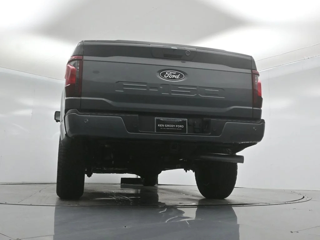 New 2026 Carbonized Gray Metallic Ford XLT image 49