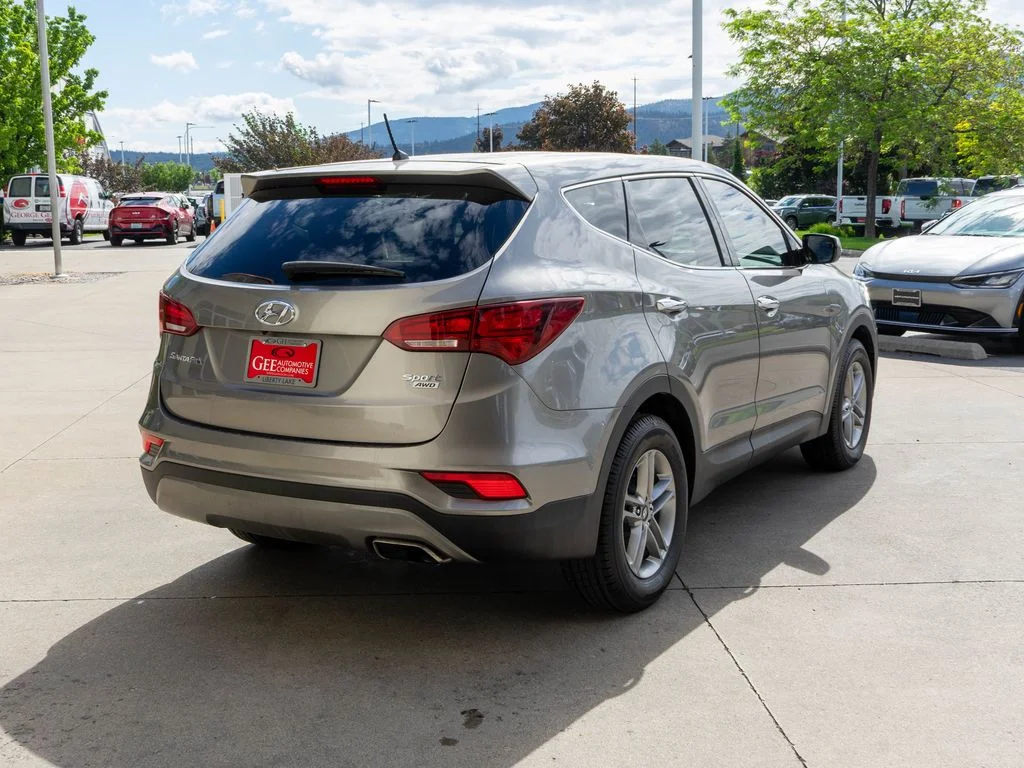 Used 2018 Gray Hyundai 2.4 Base image 7