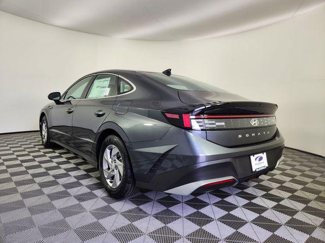 New 2026 Gray Hyundai SE image 3