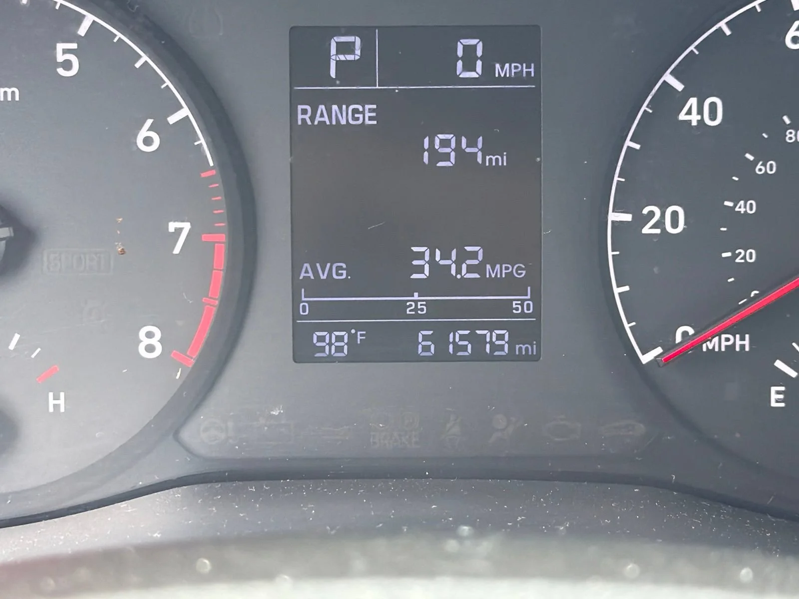 Used 2020 White Hyundai SE image 14