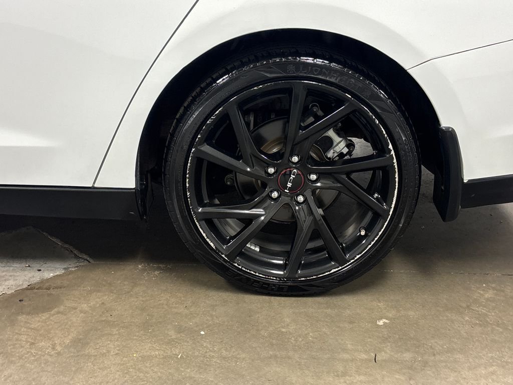 Used 2023 White Honda LX image 13