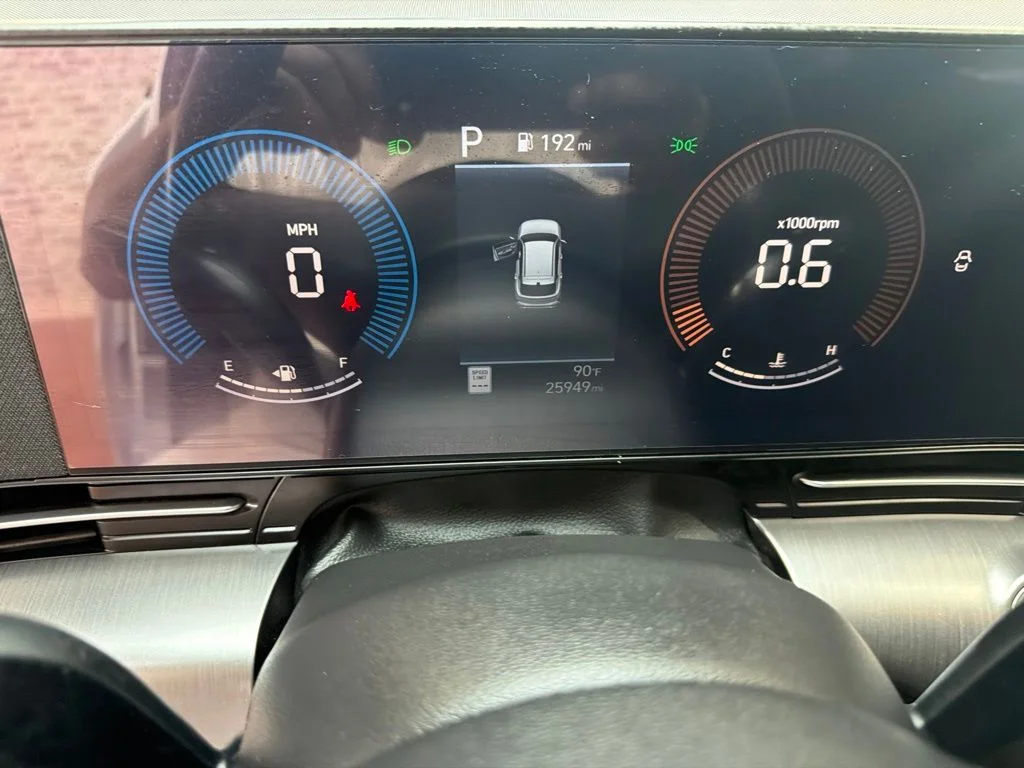 Used 2025 Atlas White Hyundai SEL image 25