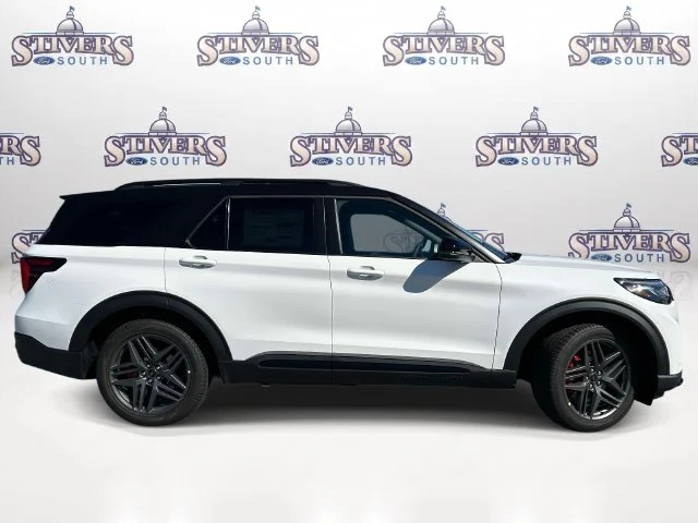 New 2026 Star White Metallic Tri-Coat Ford ST image 2