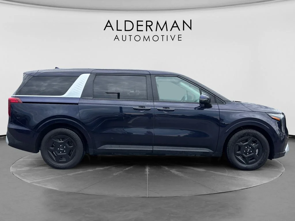 Used 2022 Gray Kia LXS image 6