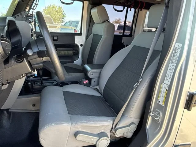 Used 2009 Silver Jeep X image 19