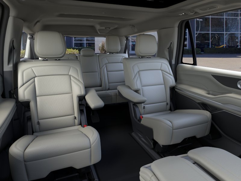 New 2026 Crystal White Metallic Clearcoat Lincoln Reserve L image 11