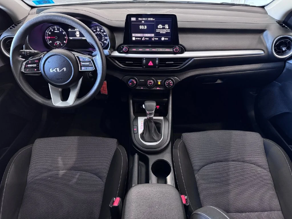 2024 Kia Forte LXS - Photo 11