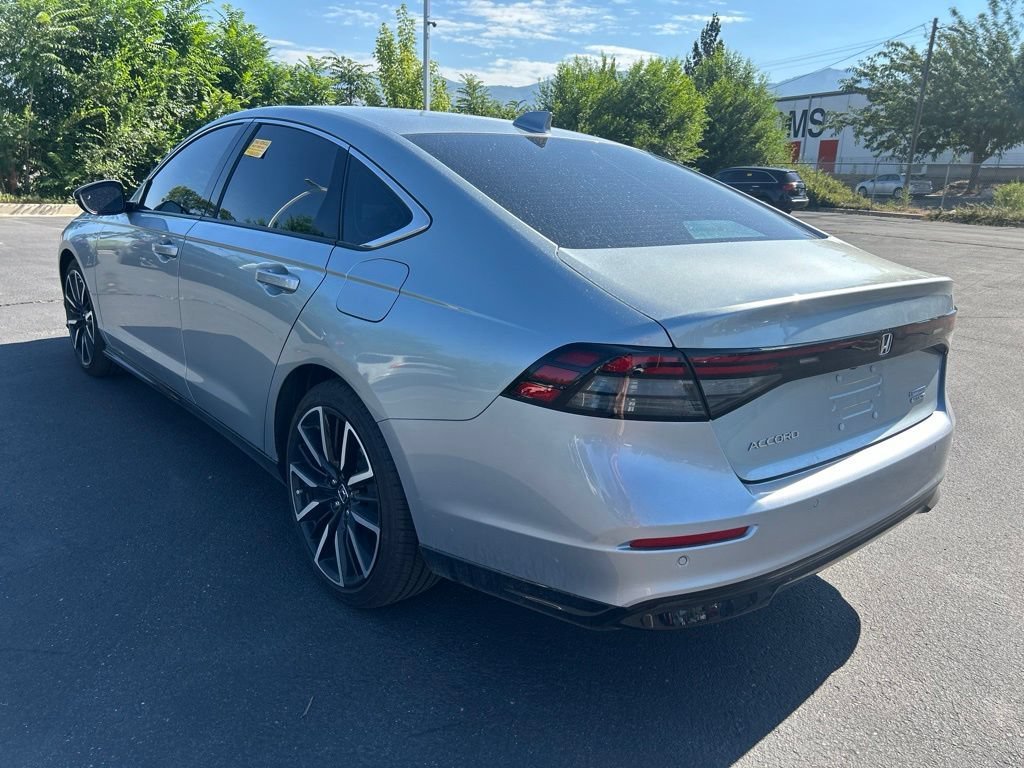 Used 2024 Solar Silver Metallic Honda Touring image 12