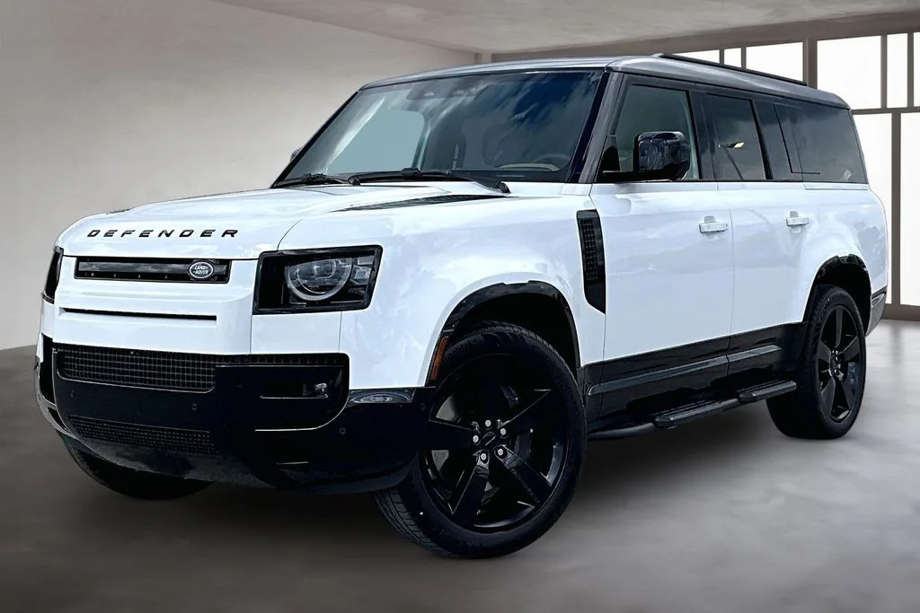 2026 Land Rover Defender 130 X-Dynamic SE P400's photo