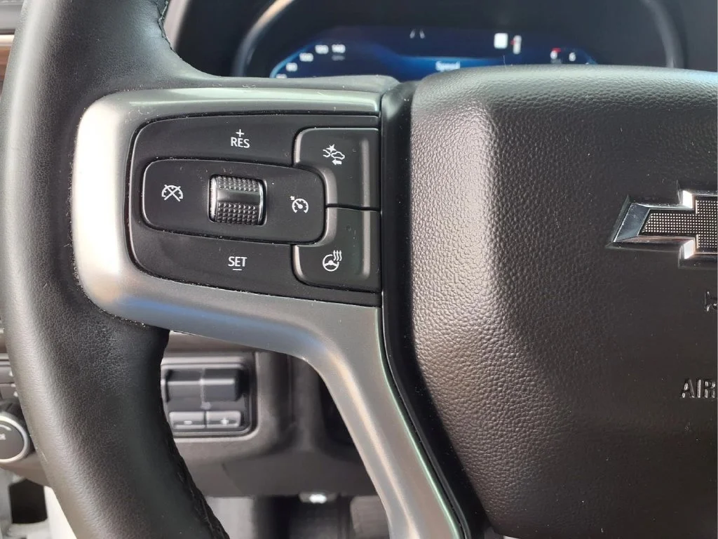 Used 2023 Summit White Chevrolet Z71 image 19