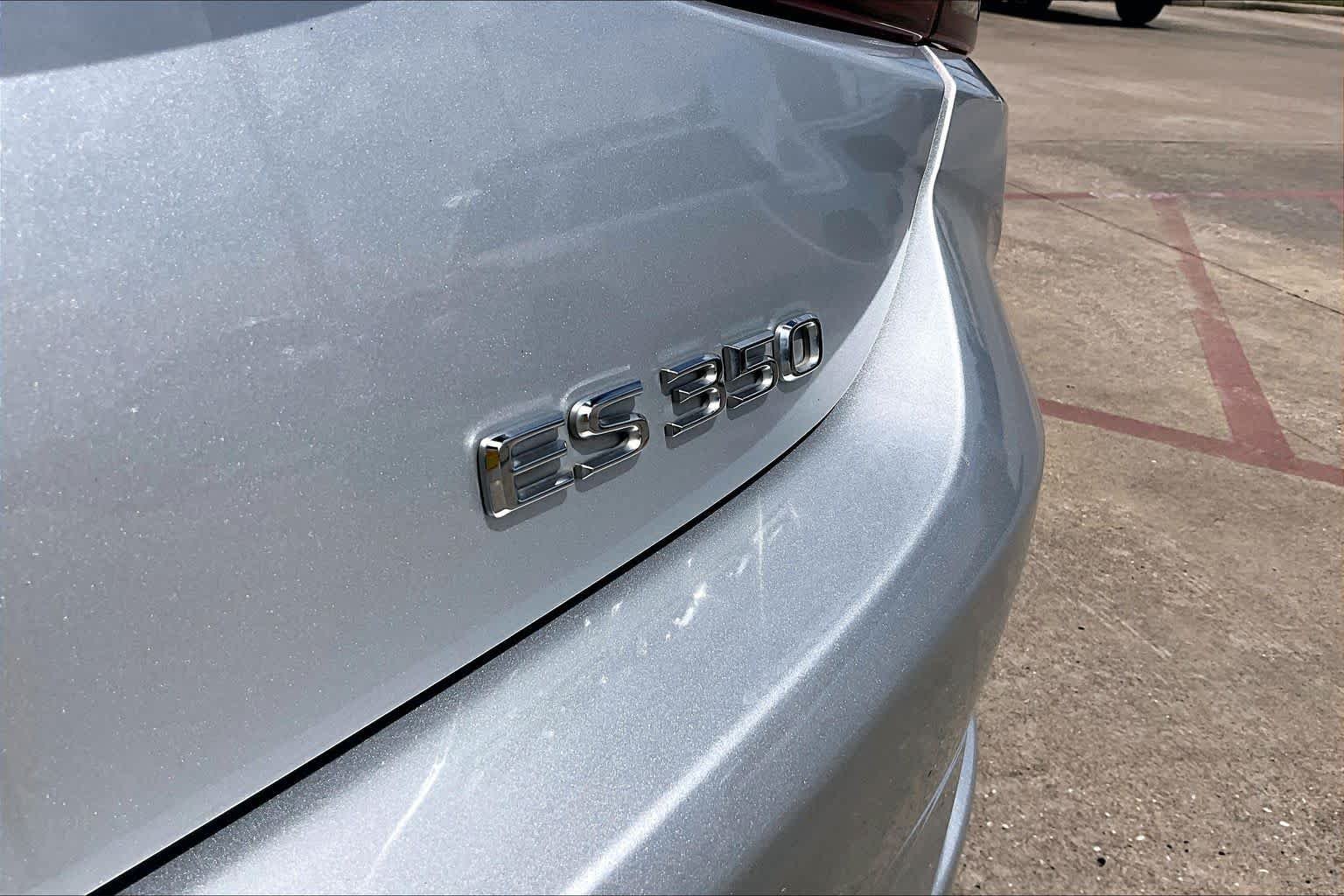 Used 2021 Silver Lining Metallic Lexus  image 31