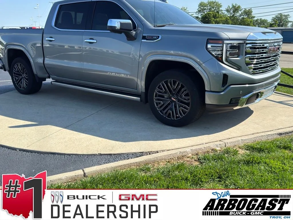 2023 GMC Sierra 4WD Crew Cab Short Box Denali's photo