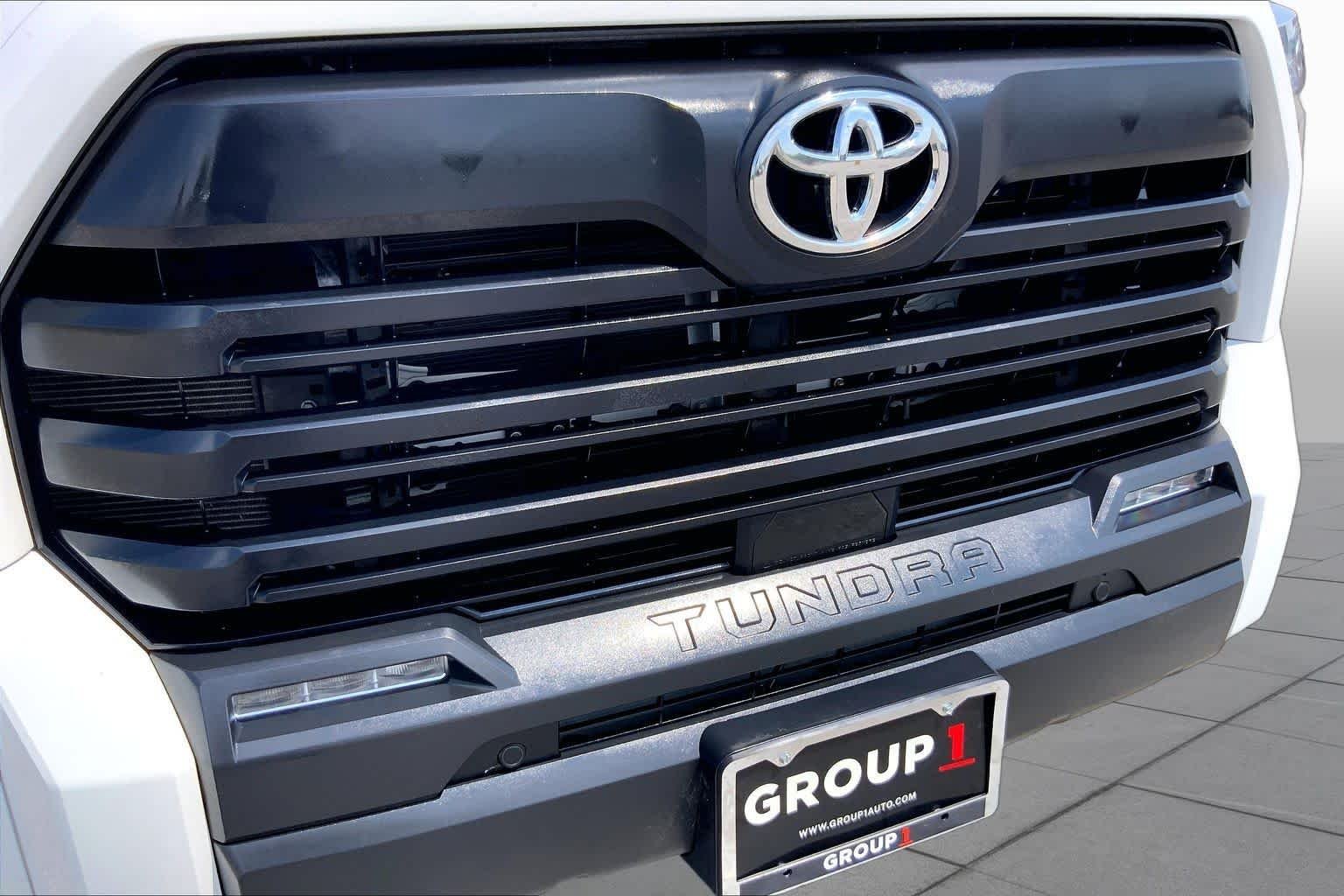 Used 2024 Ice Cap Toyota SR5 image 29