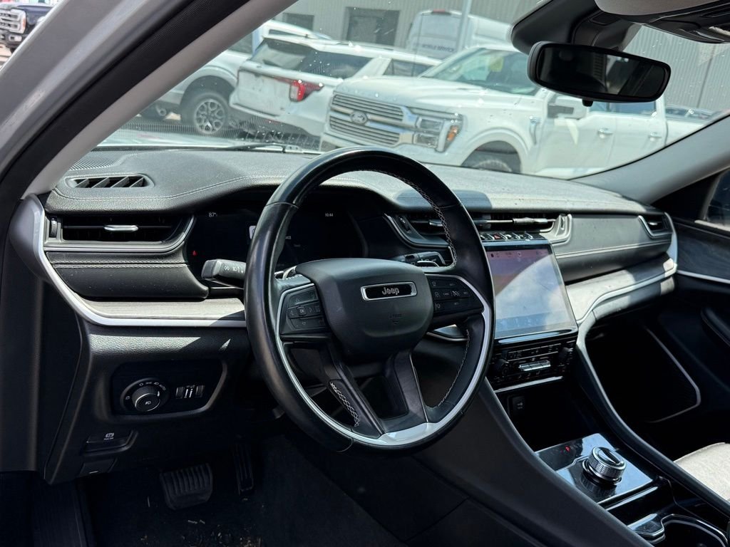 Used 2021 Silver Zynith Jeep Limited image 4
