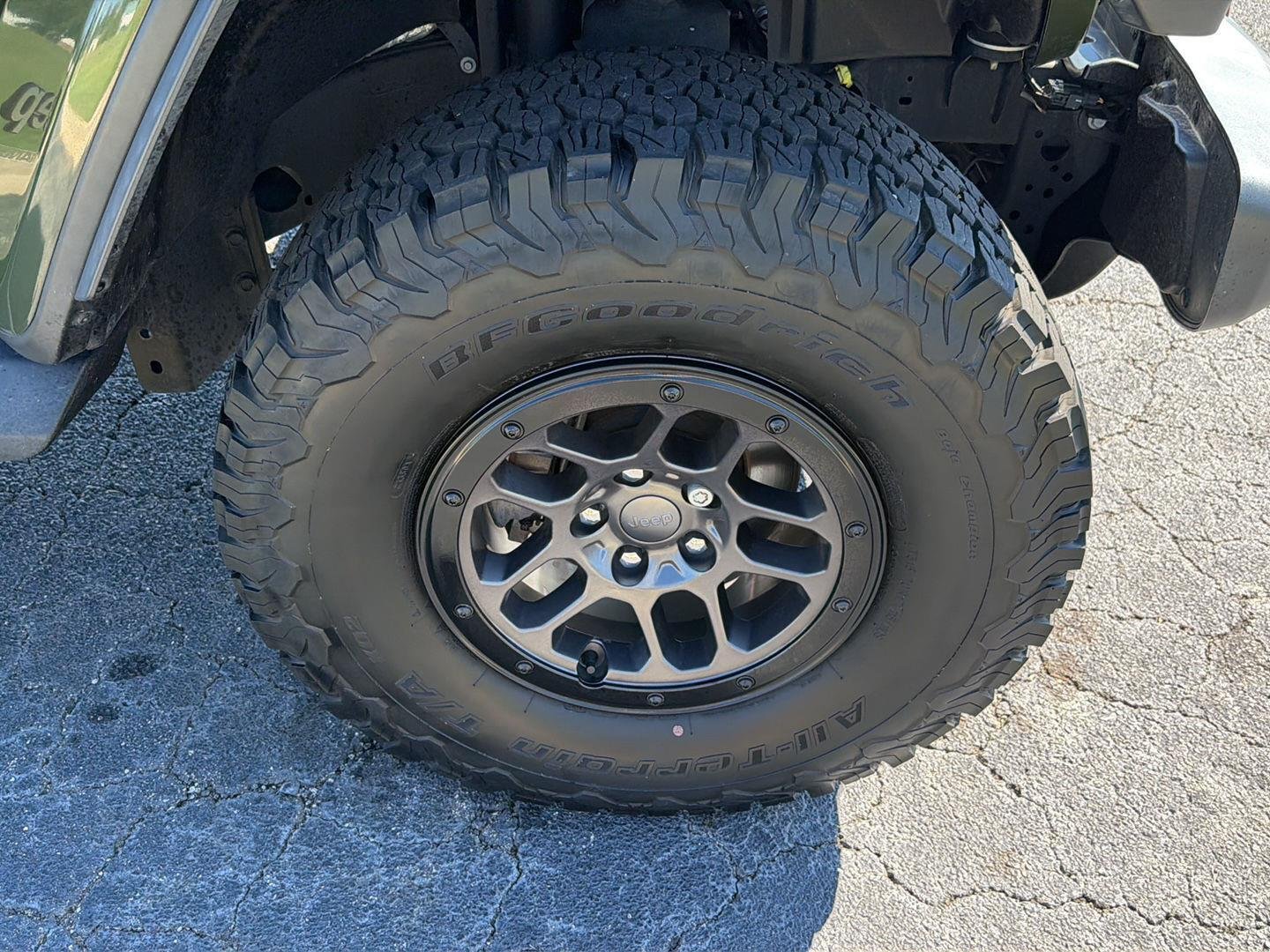 Used 2023 Sarge Green Clearcoat Jeep Rubicon image 42