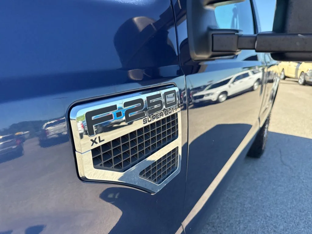 Used 2010 Blue Ford XL image 10