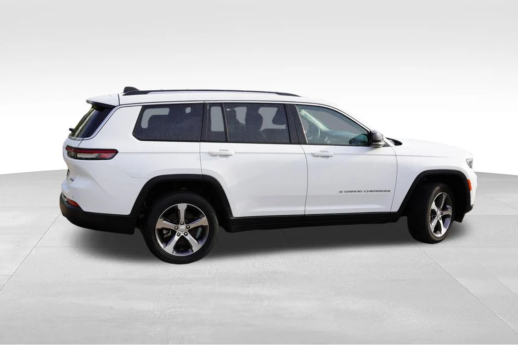 Used 2023 Bright White Clearcoat Jeep Limited image 5