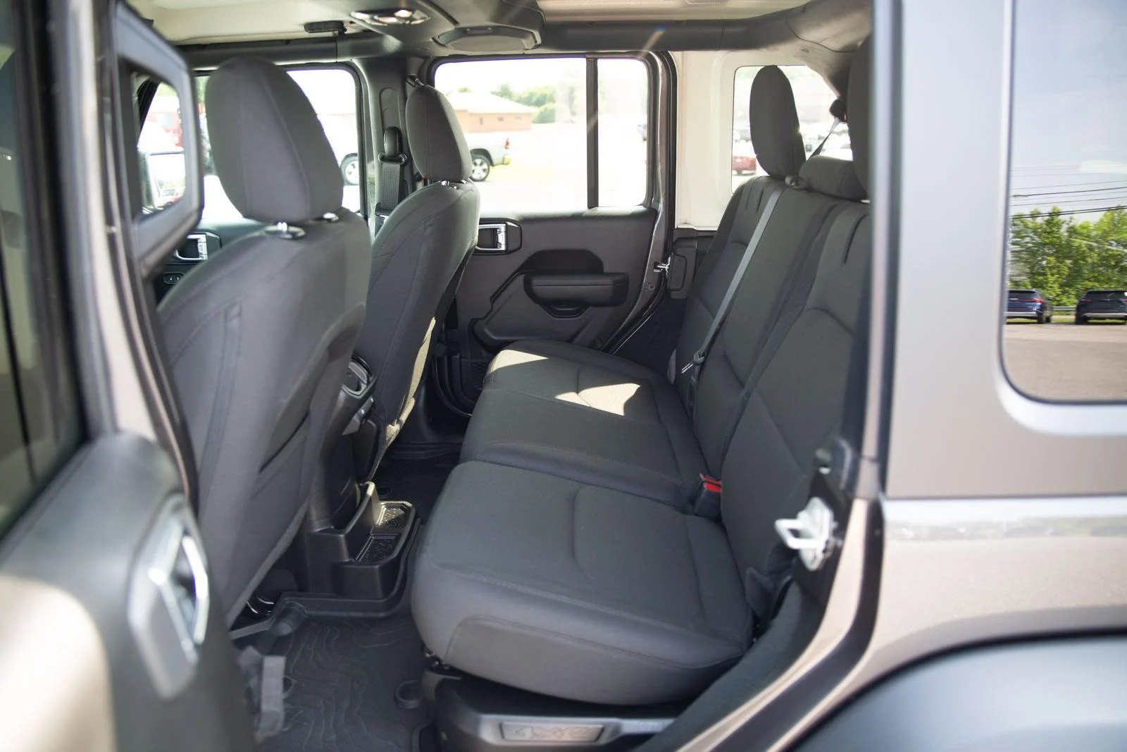 Used 2023 Granite Crystal Metallic Clearcoat Jeep 4X4 image 21