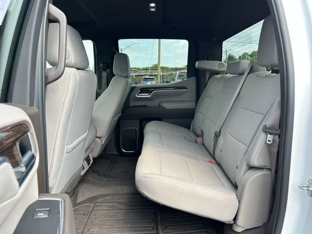 Used 2022 Summit White GMC SLE image 17