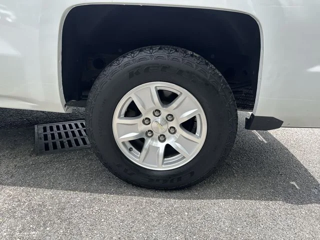 Used 2018 White Chevrolet LT image 32
