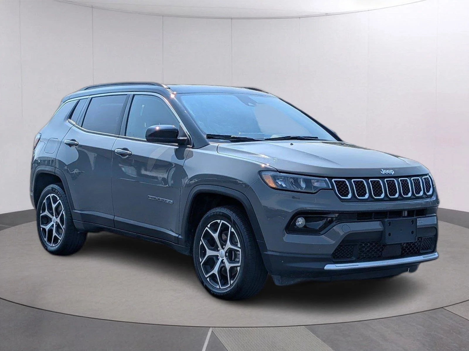 Used 2024 Sting-Gray Clearcoat Jeep Limited image 9