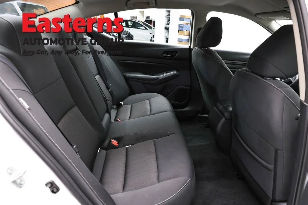 Used 2025 White Nissan 2.5 SV image 25
