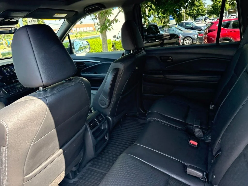 Used 2023 White Honda EX-L image 14