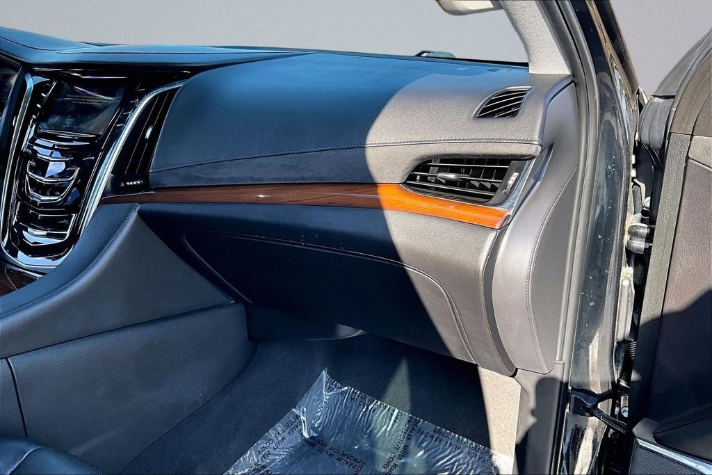 Used 2020 Black Cadillac Luxury image 13