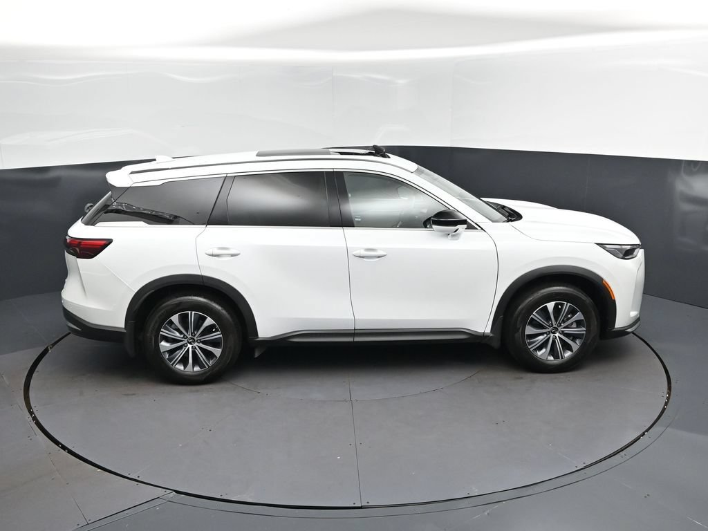 Certified Used 2026 White INFINITI PURE image 36