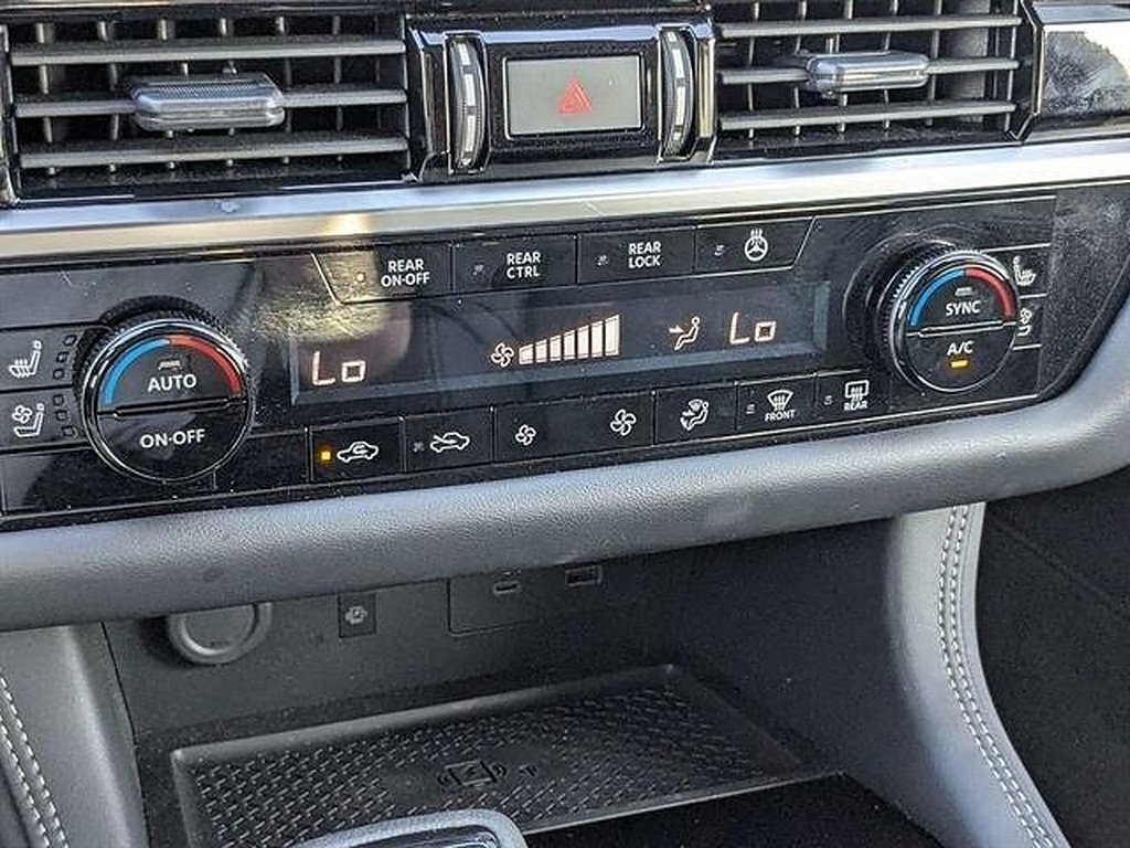 2025 Nissan Pathfinder Platinum - Photo 23
