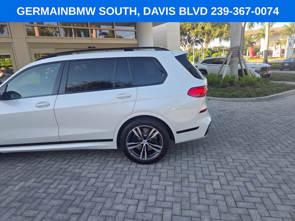 Used 2022 White Metallic BMW M50i image 12