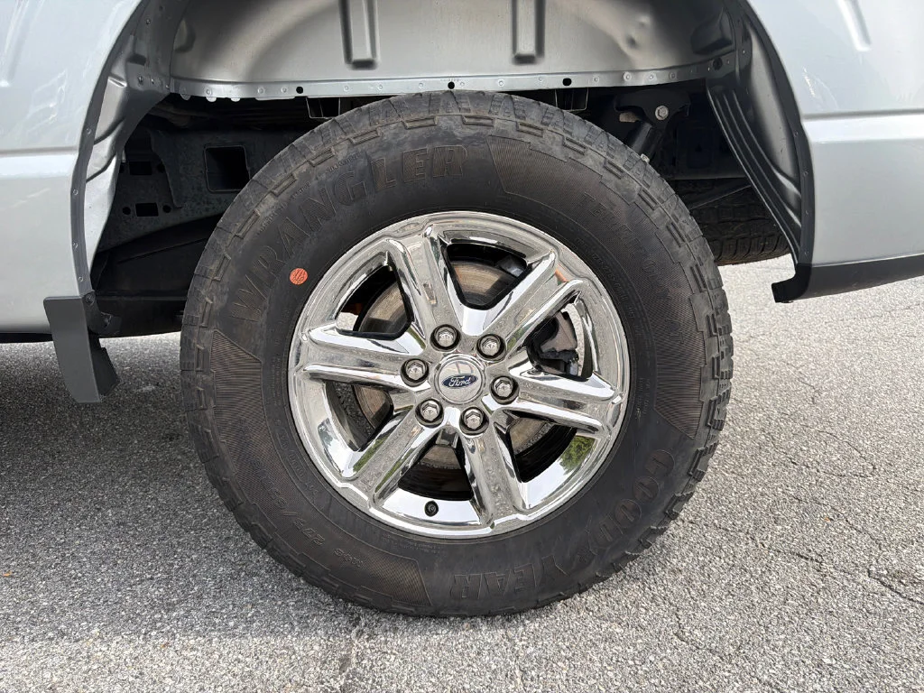 Used 2025 Silver Ford XLT image 19