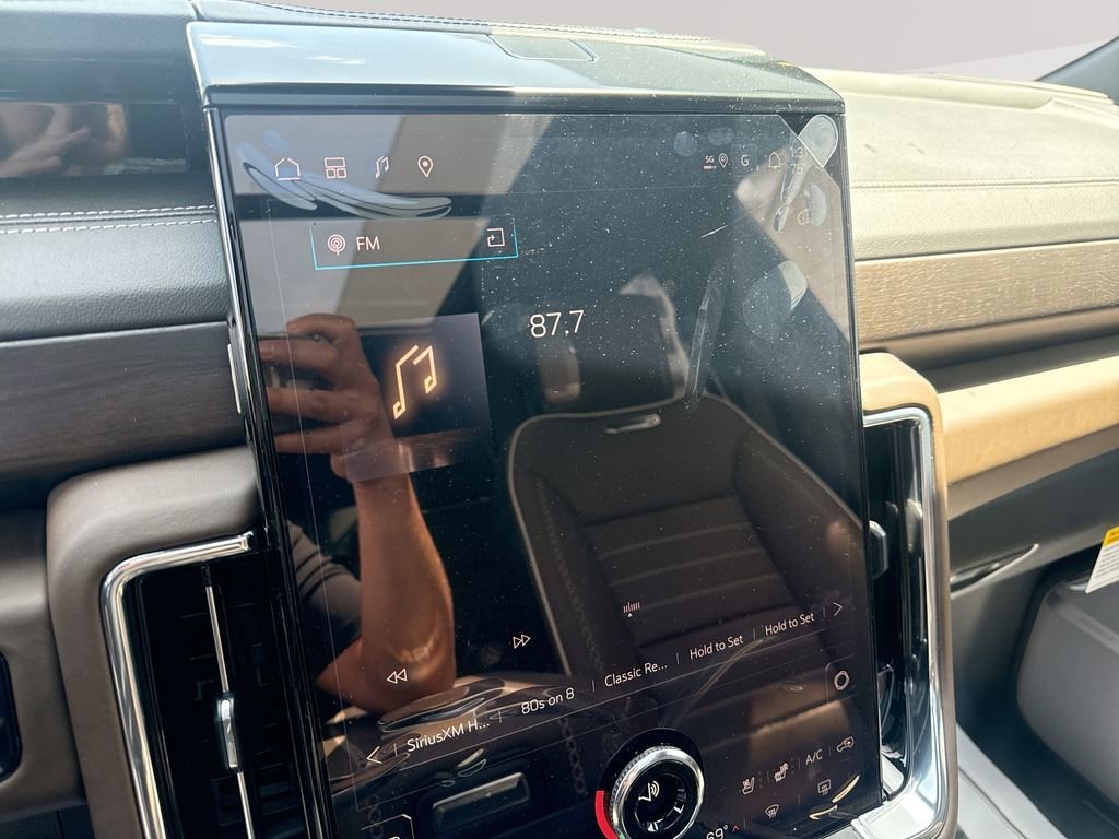 2026 GMC Yukon Denali Ultimate - Photo 13