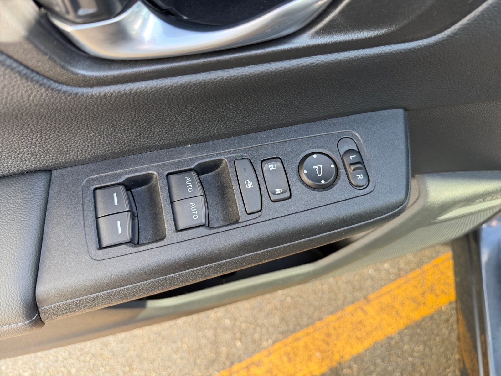 2025 Honda CR-V EX - Photo 29
