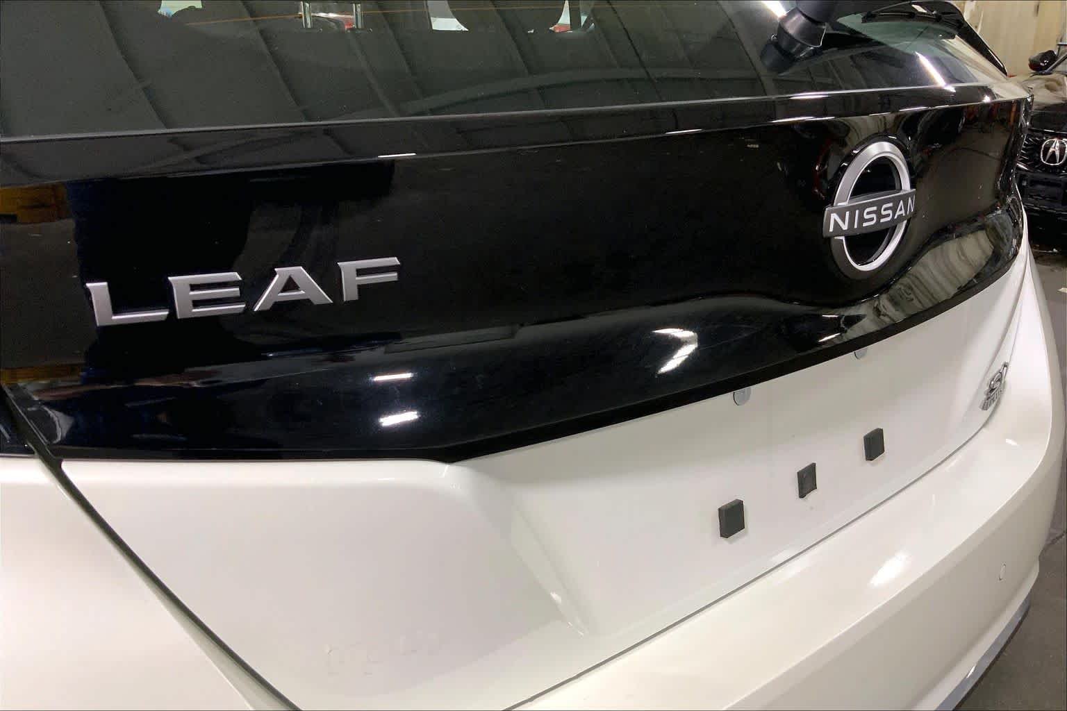 Used 2024 Super Black/Pearl White Nissan SV PLUS image 30