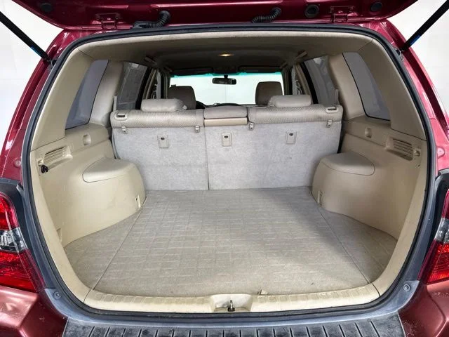 Used 2004 Red Toyota Base image 19