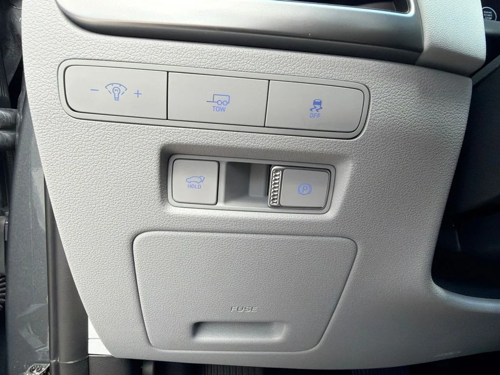 Used 2025 Gray Hyundai SEL image 8