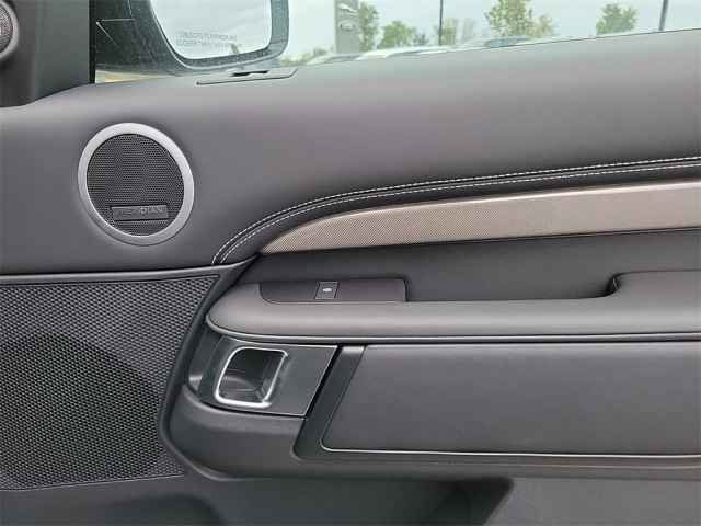 New 2024 Santorini Black Land Rover Metropolitan Edition image 19