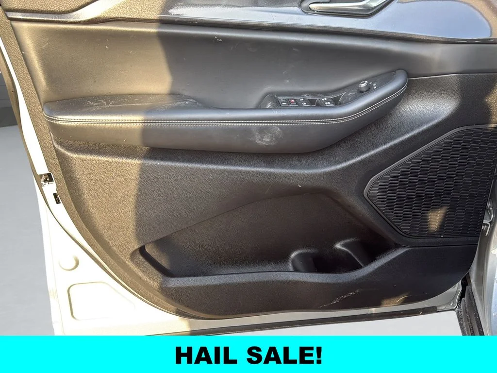 Used 2023 Silver Jeep Altitude image 11