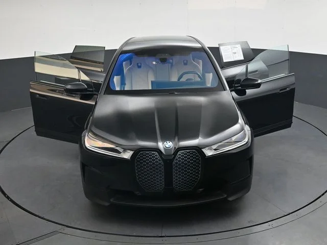 Used 2024 Black Sapphire Metallic BMW xDrive50 image 39
