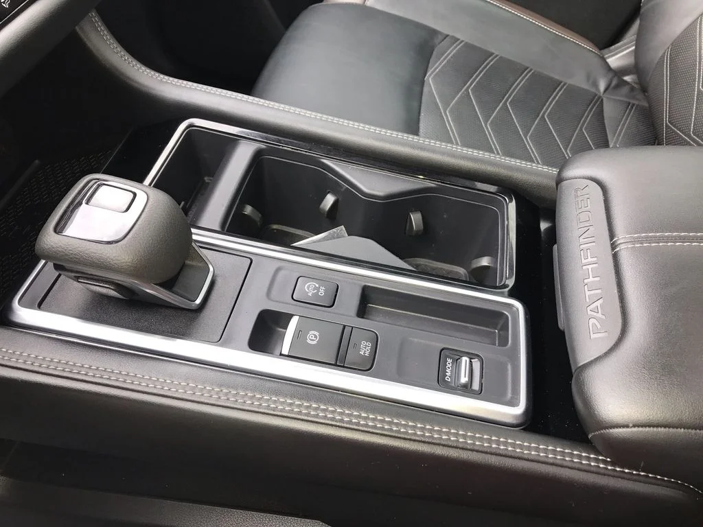 Used 2024 Blue Nissan Platinum image 21