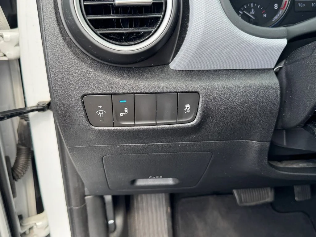 Used 2018 White Hyundai Limited image 18