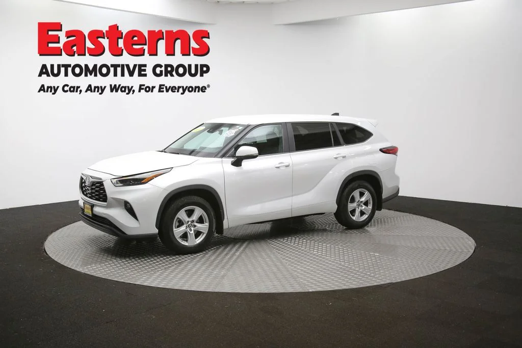 Used 2023 White Toyota LE image 57
