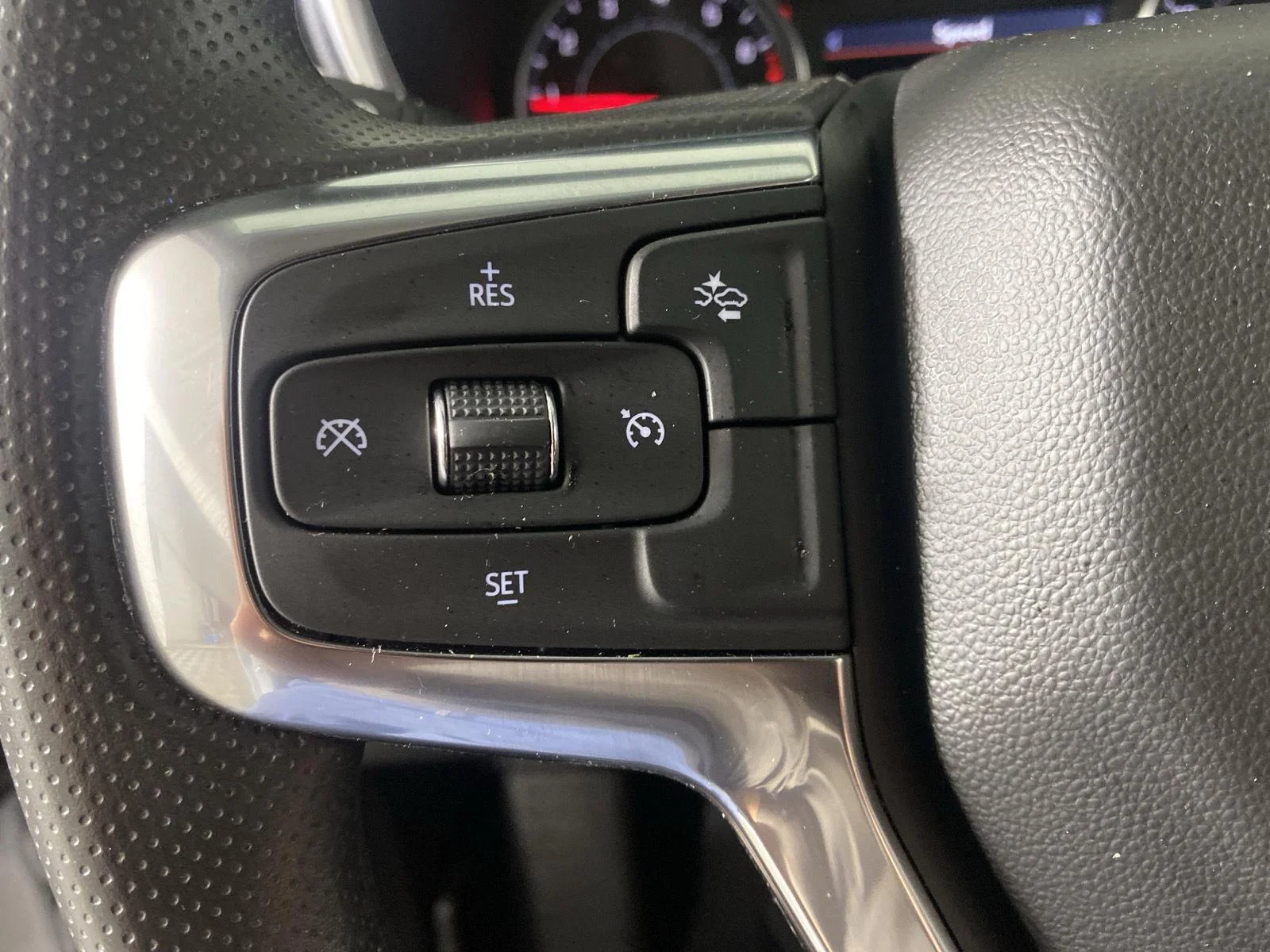 New 2026 Summit White Chevrolet 2LT image 15