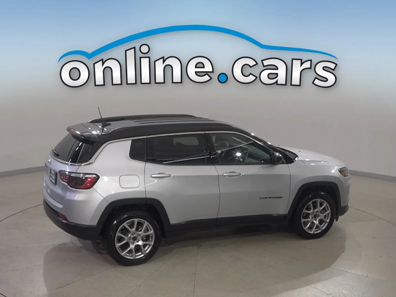 Used 2025 Silver Jeep Limited image 4