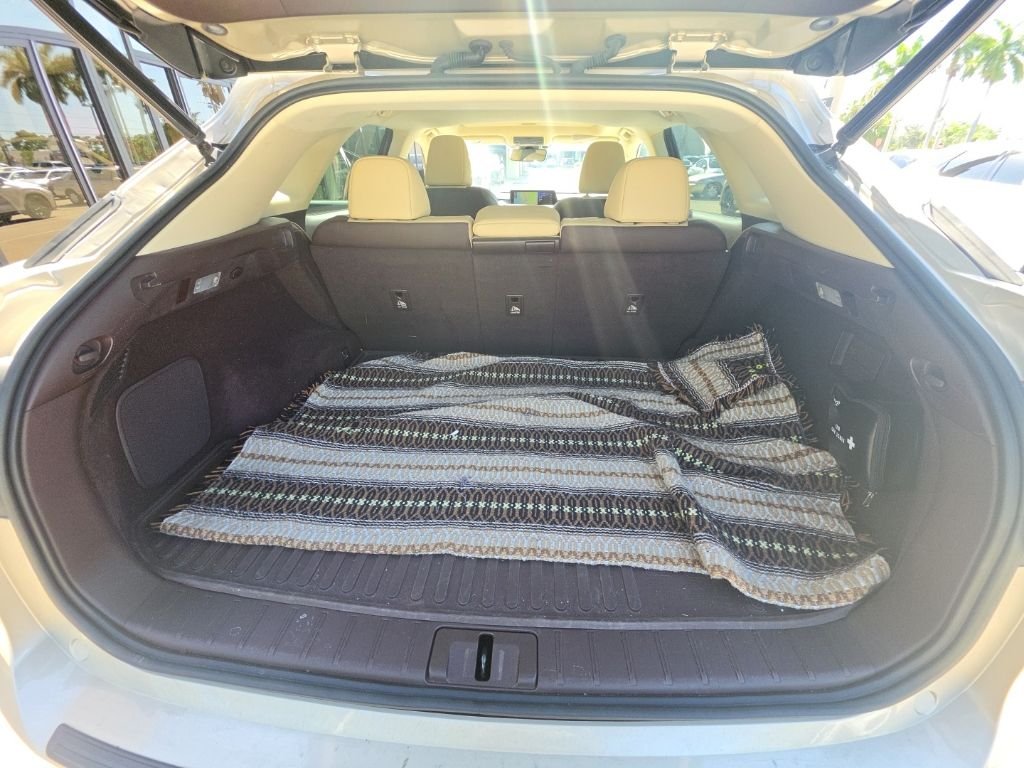 Used 2017 Beige Lexus 350 image 21