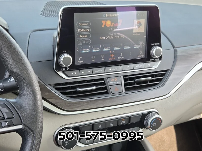 Used 2025 Super Black NISSAN SV FWD image 23