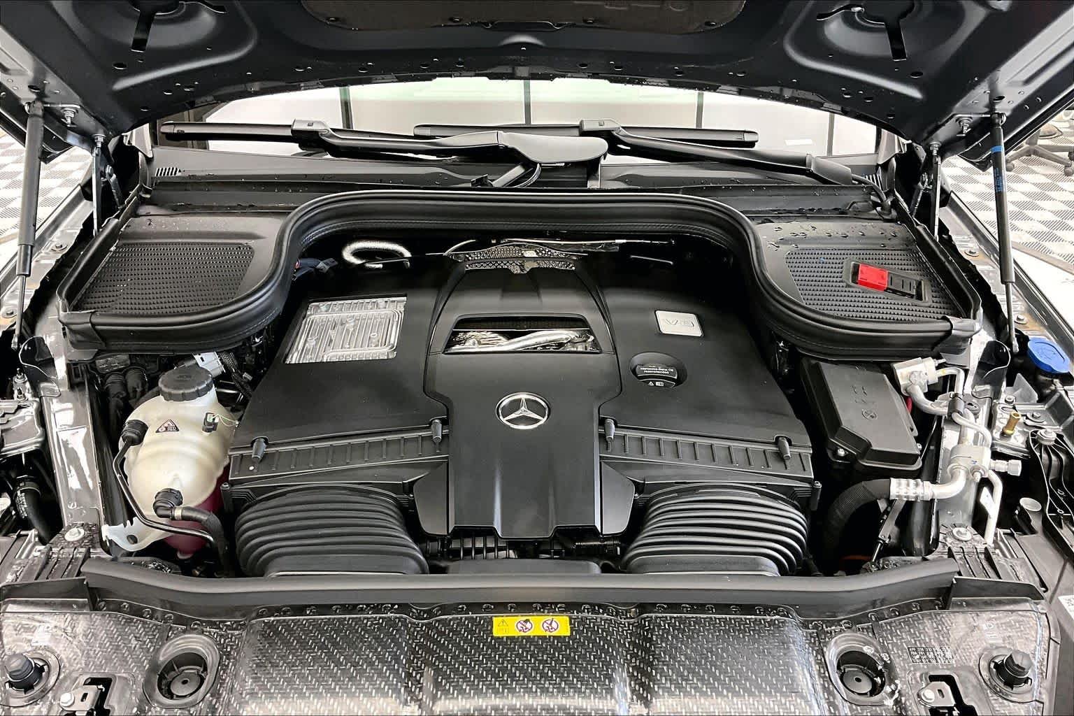 New 2026 Selenite Grey Metallic Mercedes-Benz GLE 580 image 9