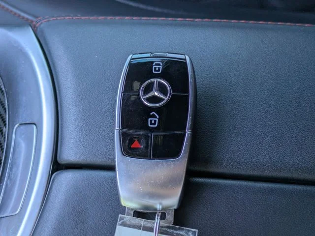 Used 2022 White Mercedes-Benz G 550 image 32