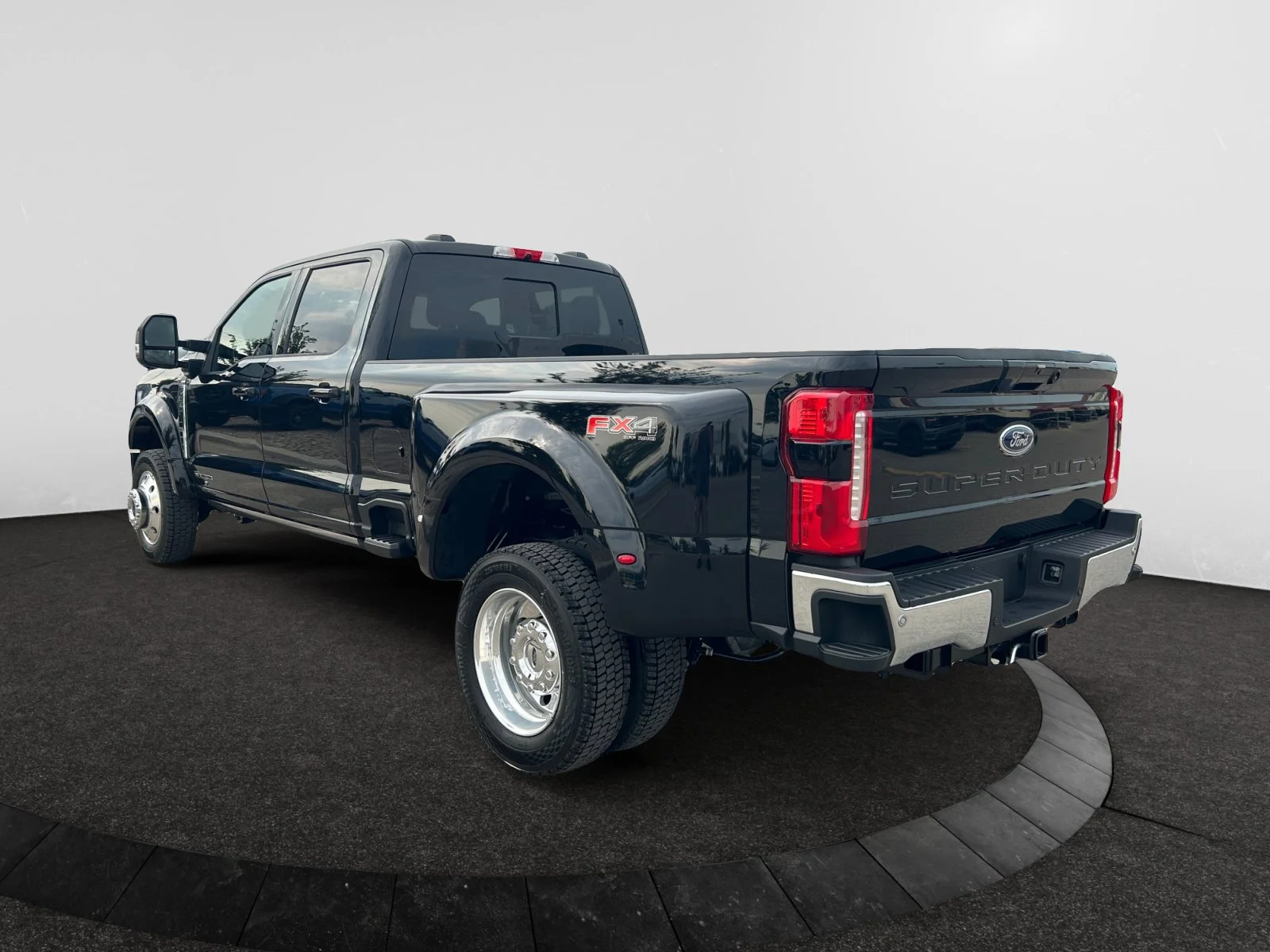 New 2026 Agate Black Metallic Ford Lariat image 3